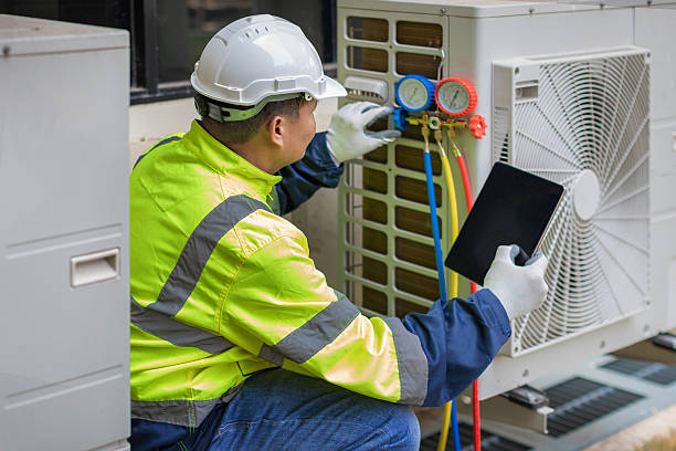 Professional Emergency Hvac technician working in New Athens, IL